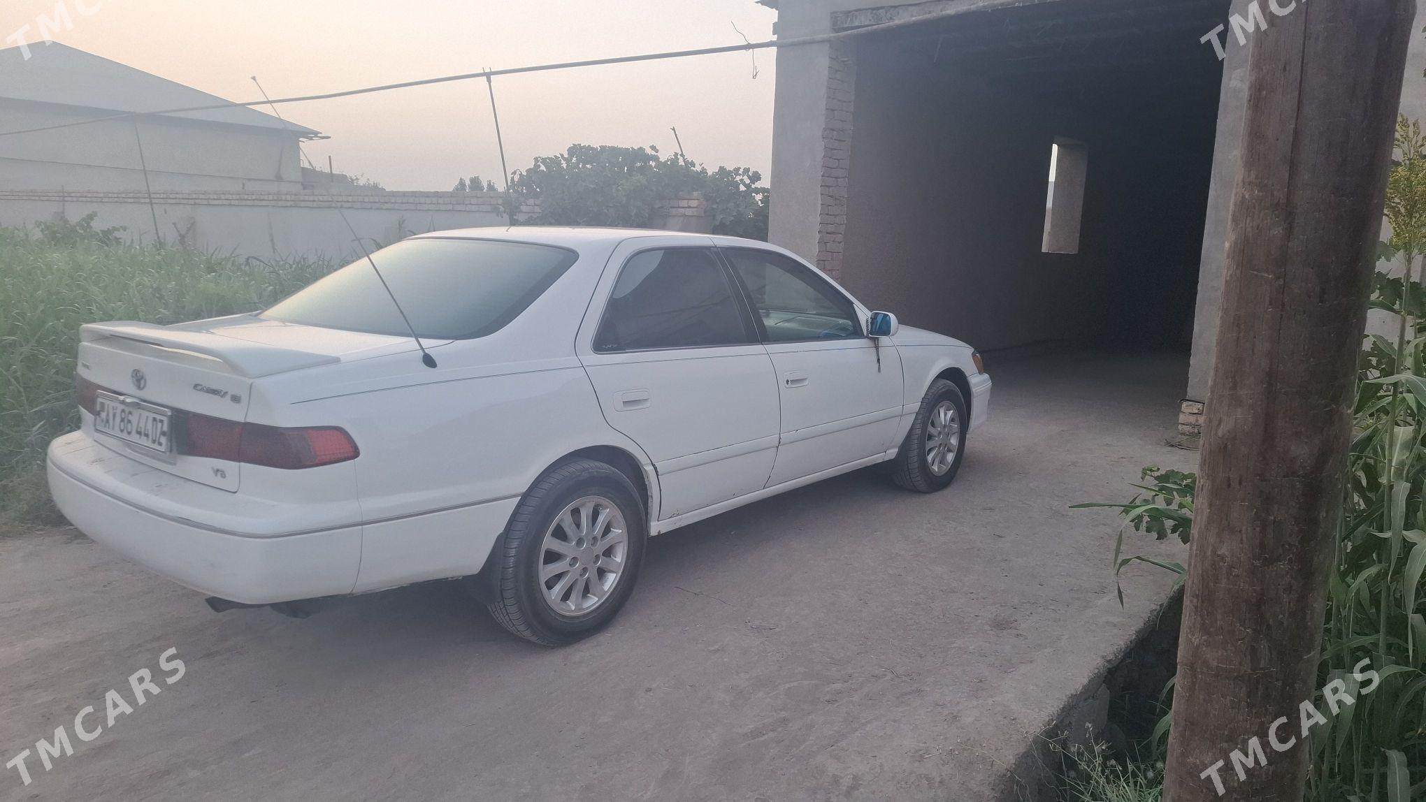 Toyota Camry 1998 - 170 000 TMT - Шабатский этрап - img 2