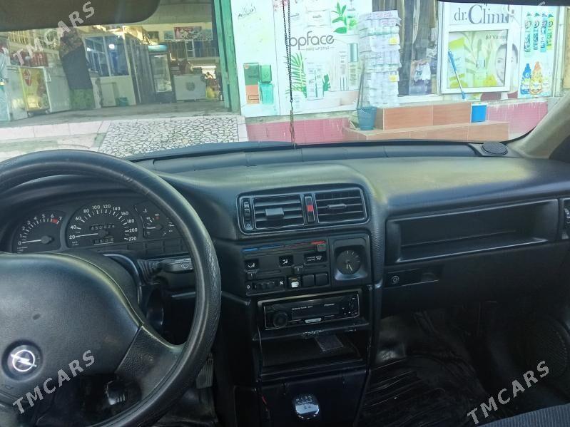 Opel Vectra 1991 - 30 000 TMT - Mary - img 3