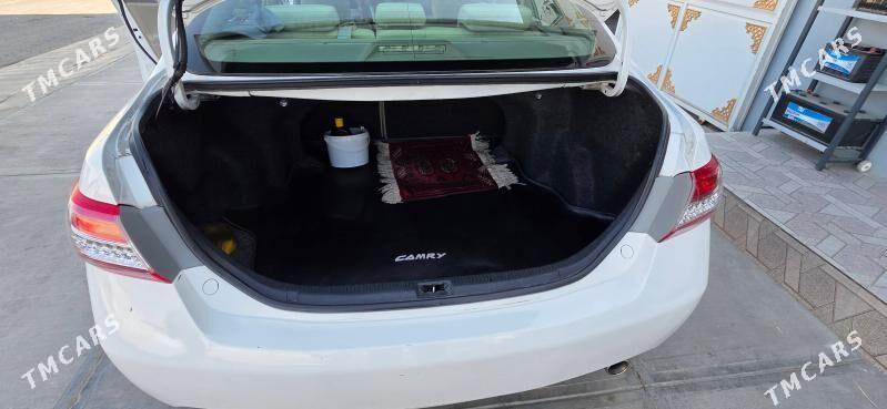 Toyota Camry 2010 - 210 000 TMT - Гызыларбат - img 2