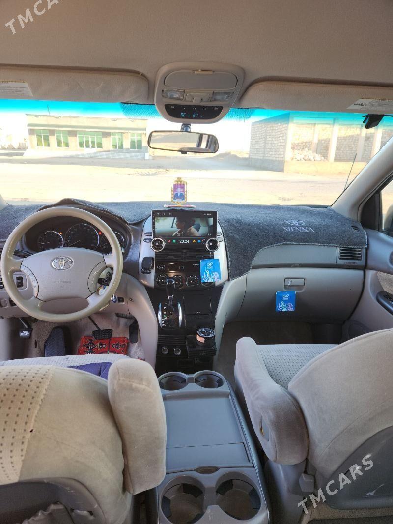 Toyota Sienna 2008 - 250 000 TMT - Гумдаг - img 5