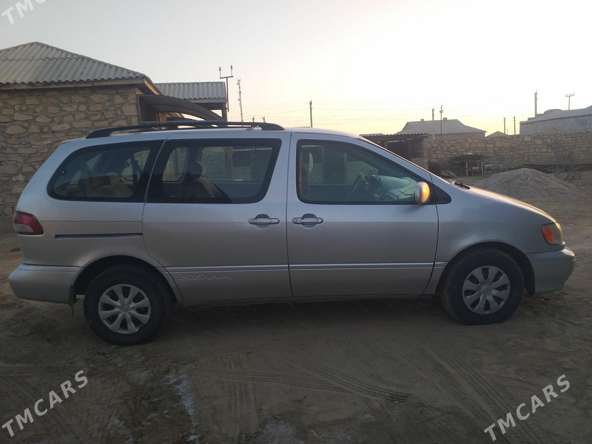 Toyota Sienna 2003 - 160 000 TMT - Эсенгулы - img 3