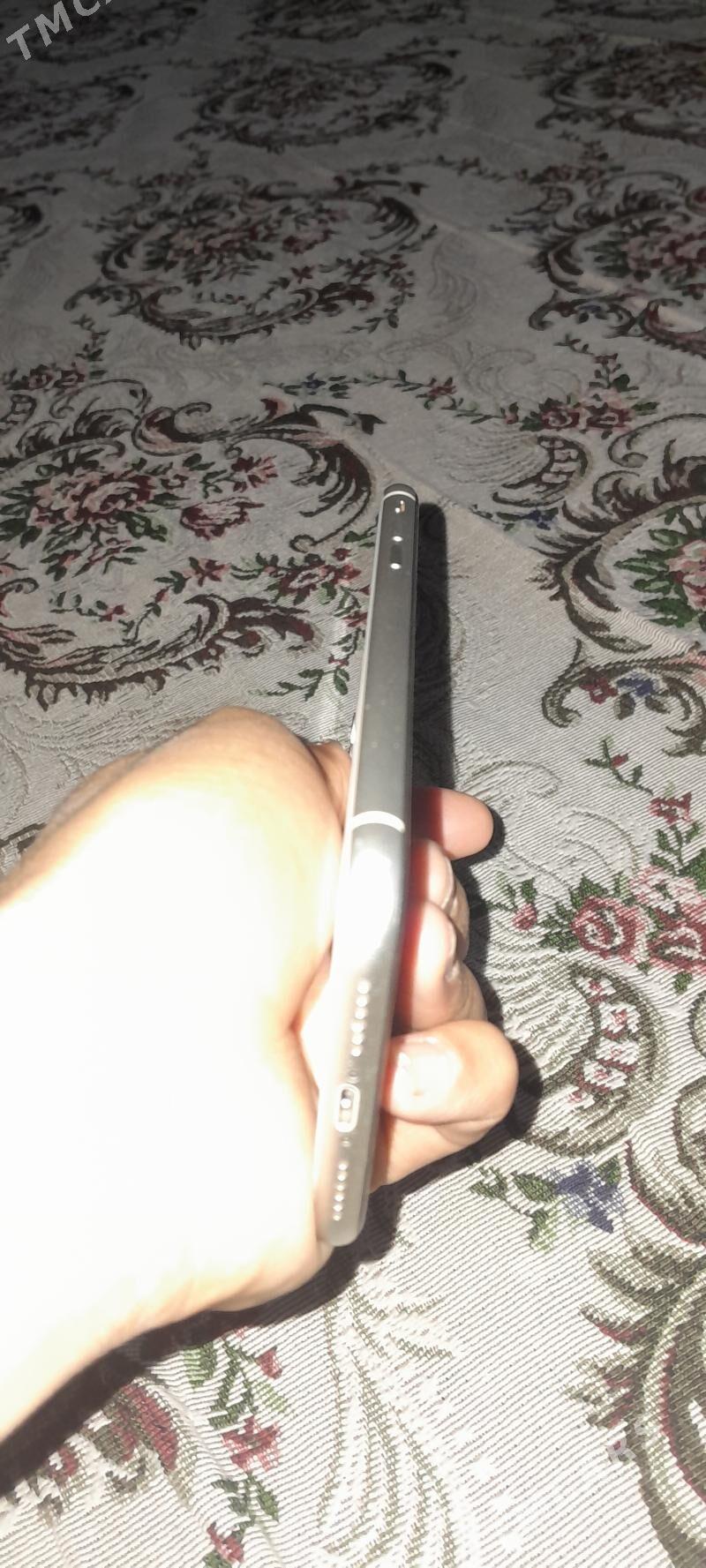 iphone 11 - Mary - img 3