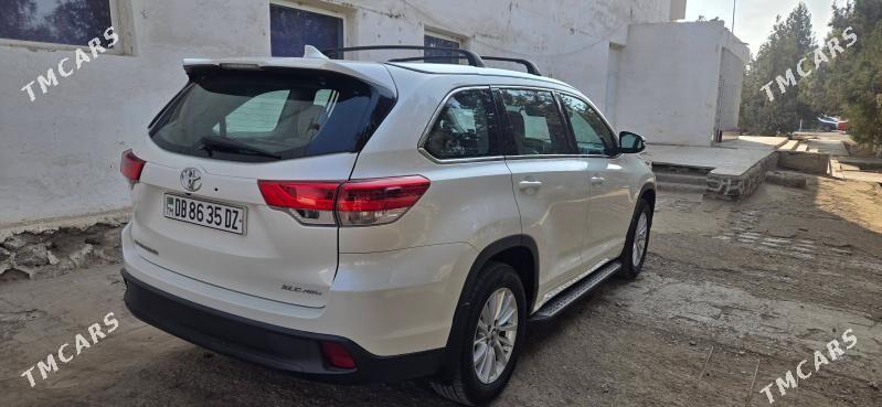 Toyota Highlander 2018 - 460 000 TMT - Gurbansoltan Eje - img 5