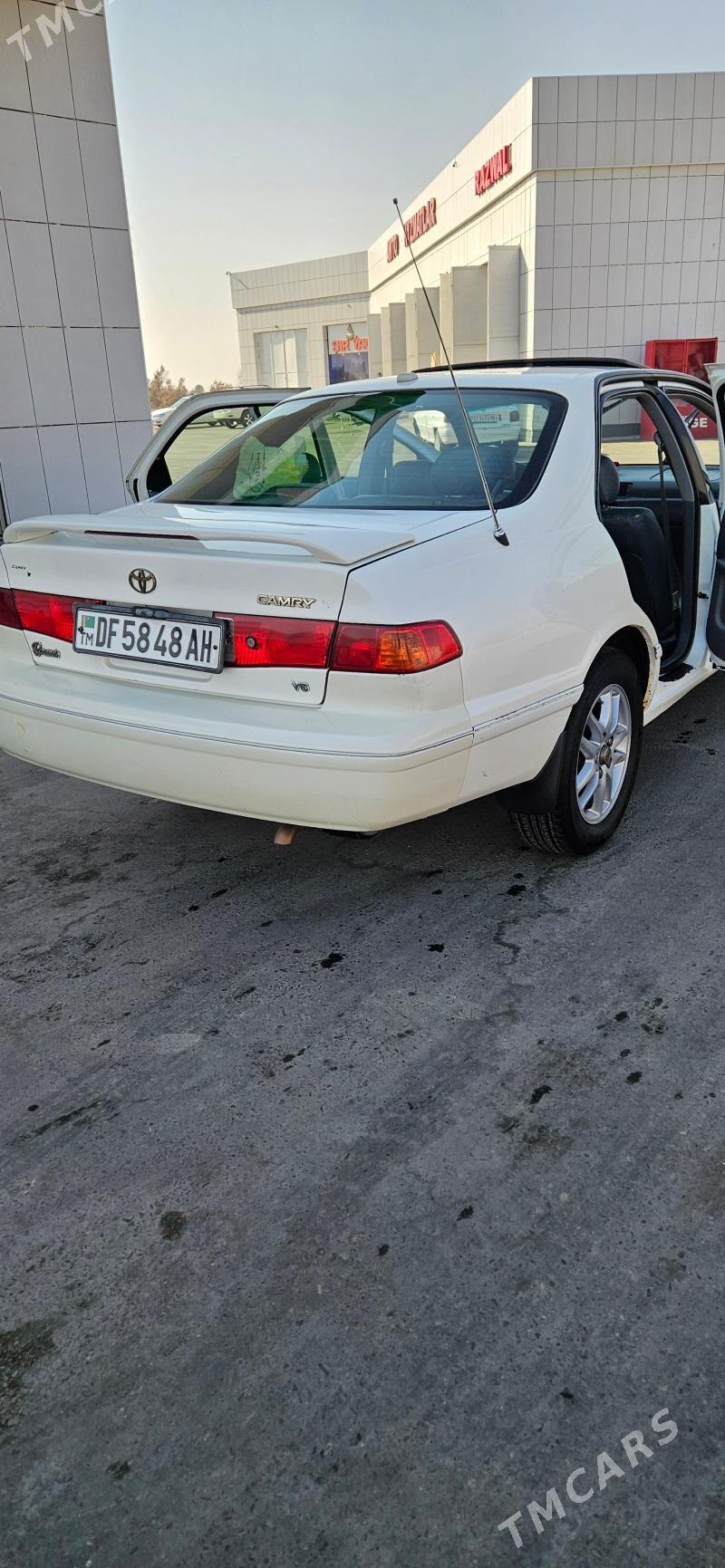 Toyota Camry 2001 - 145 000 TMT - Ёлётен - img 3