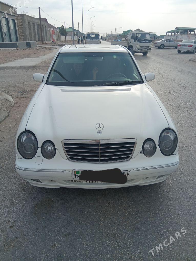 Mercedes-Benz E320 2001 - 110 000 TMT - Balkanabat - img 1