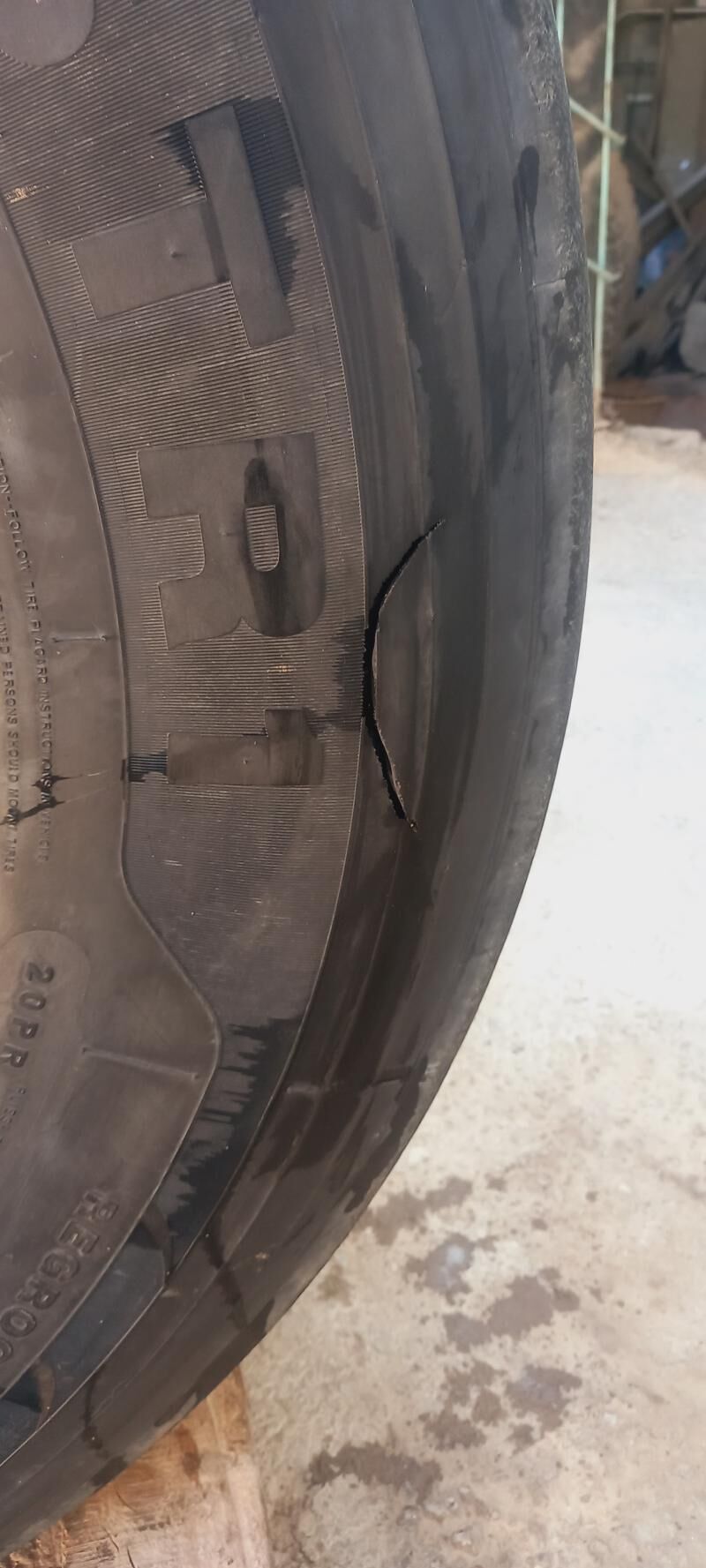 teker pilot 900 TMT - Büzmeýin - img 2