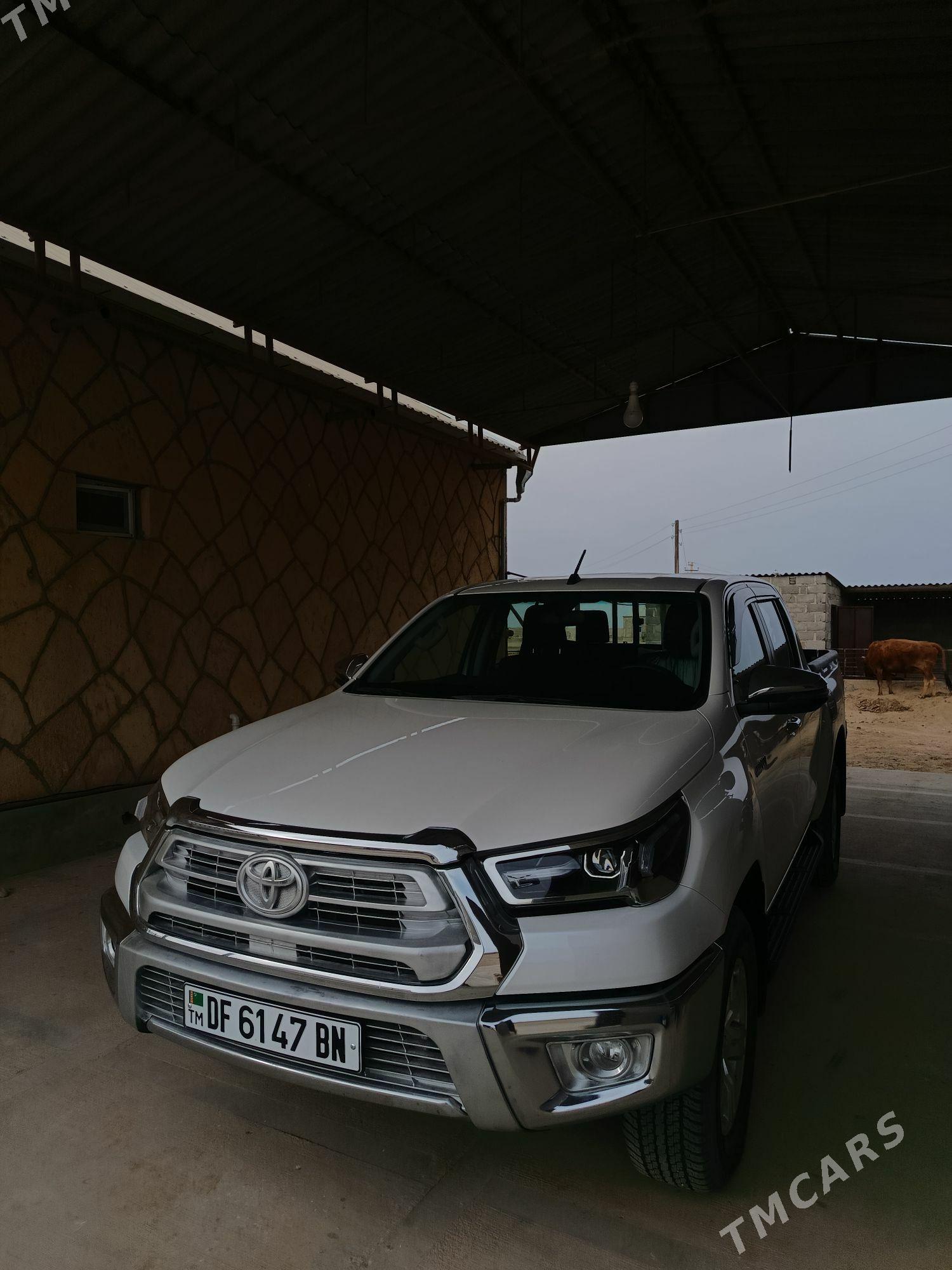 Toyota Hilux 2024 - 710 000 TMT - Гумдаг - img 4