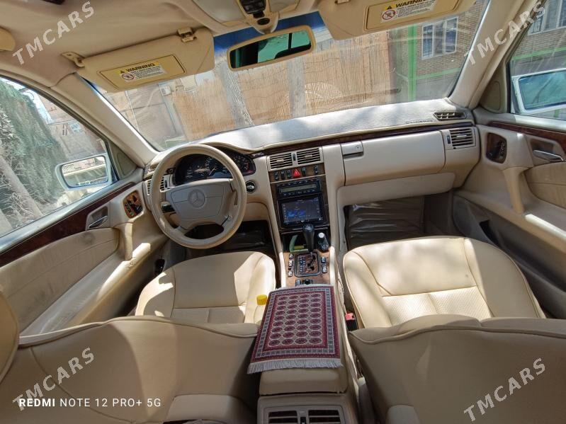 Mercedes-Benz E320 1999 - 110 000 TMT - Хазар - img 3
