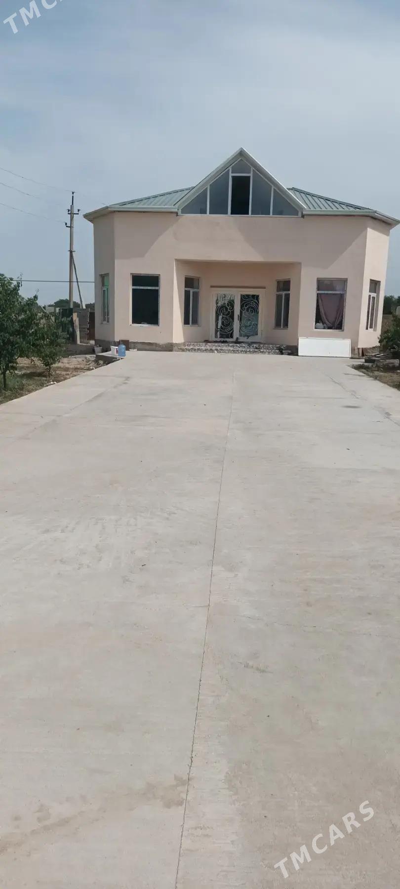 Buzmeyin Mansarda krug - Büzmeýin - img 8