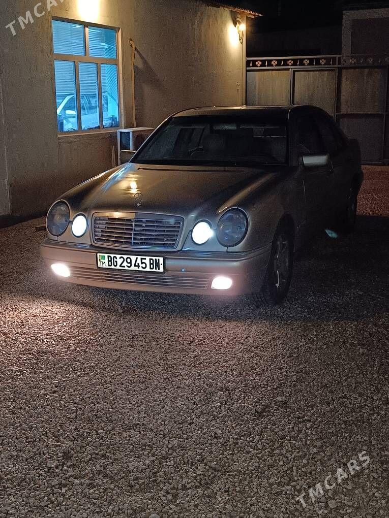 Mercedes-Benz E320 1999 - 110 000 TMT - Хазар - img 5