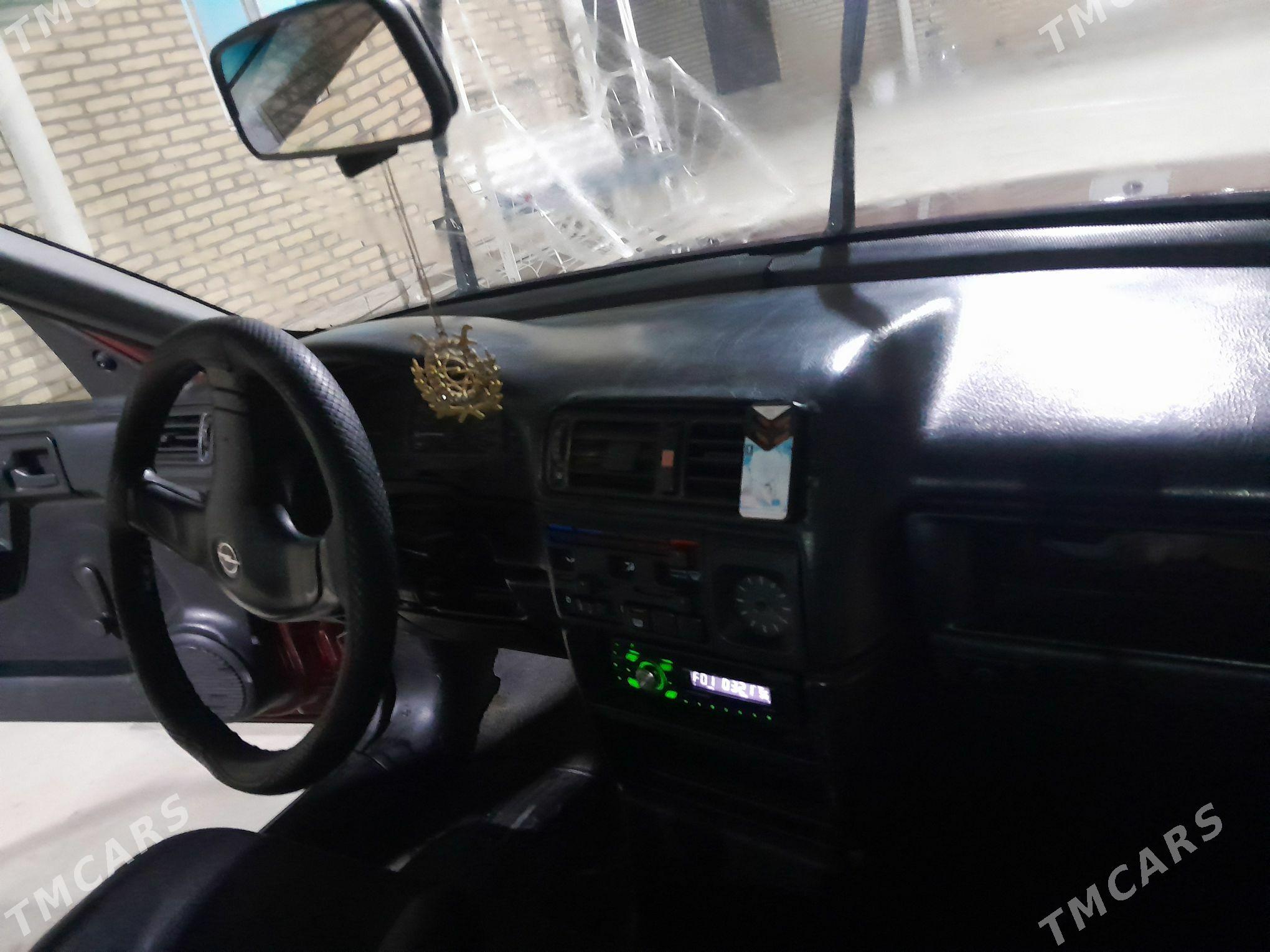 Opel Vectra 1992 - 48 000 TMT - Murgap - img 2