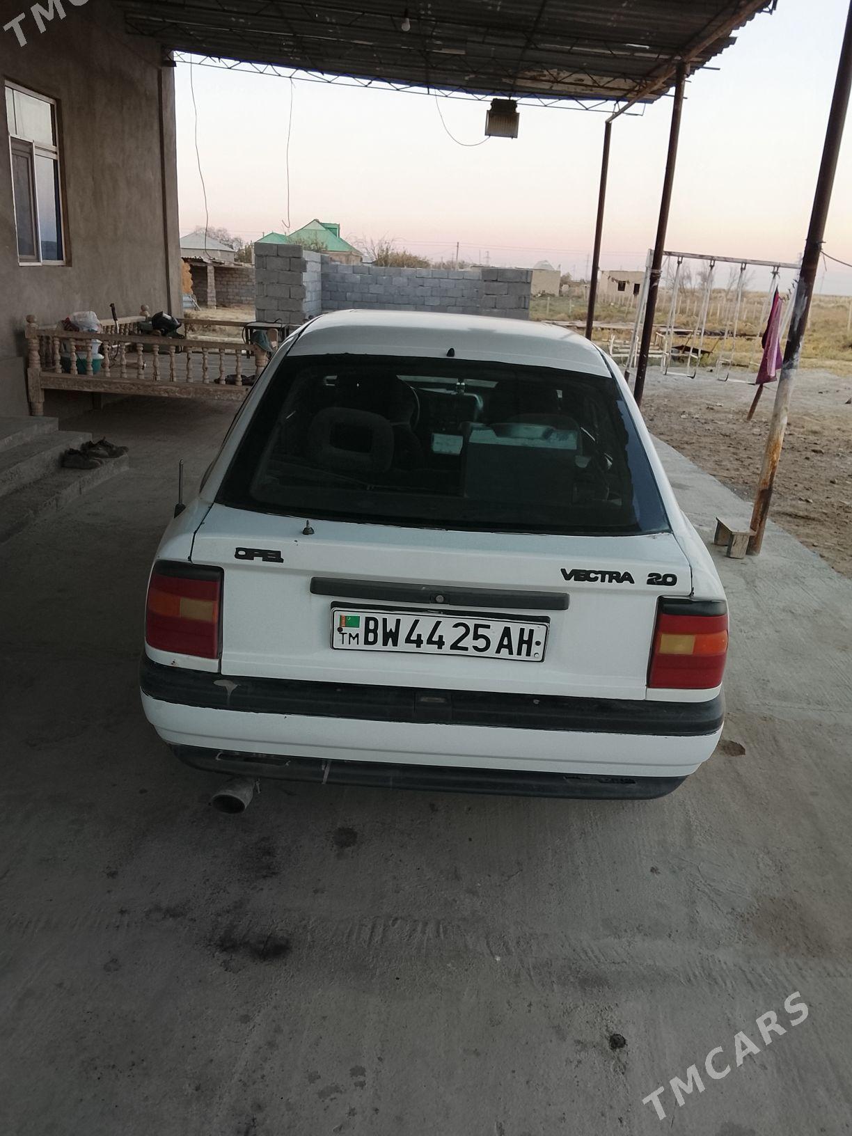 Opel Vectra 1990 - 25 000 TMT - Ак-Бугдайский этрап - img 1