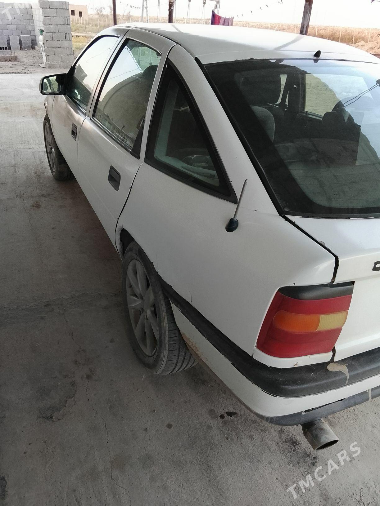 Opel Vectra 1990 - 25 000 TMT - Ак-Бугдайский этрап - img 4