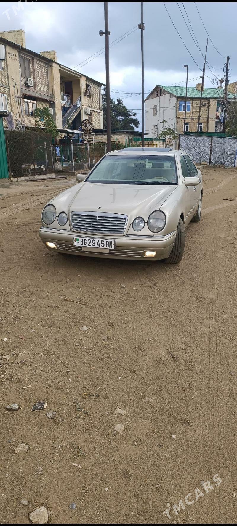 Mercedes-Benz E320 1999 - 110 000 TMT - Хазар - img 7