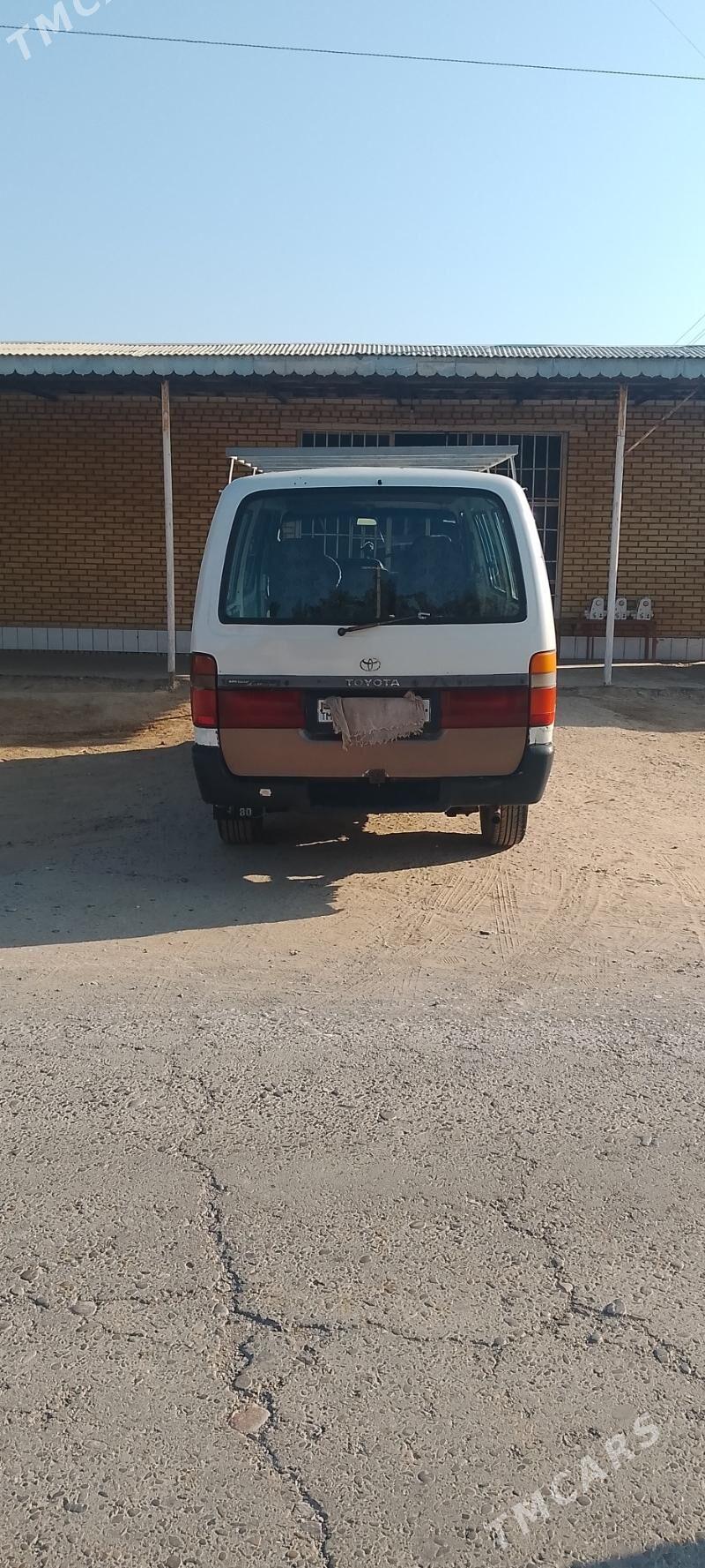 Toyota Hiace 1997 - 50 000 TMT - Сакарчага - img 2