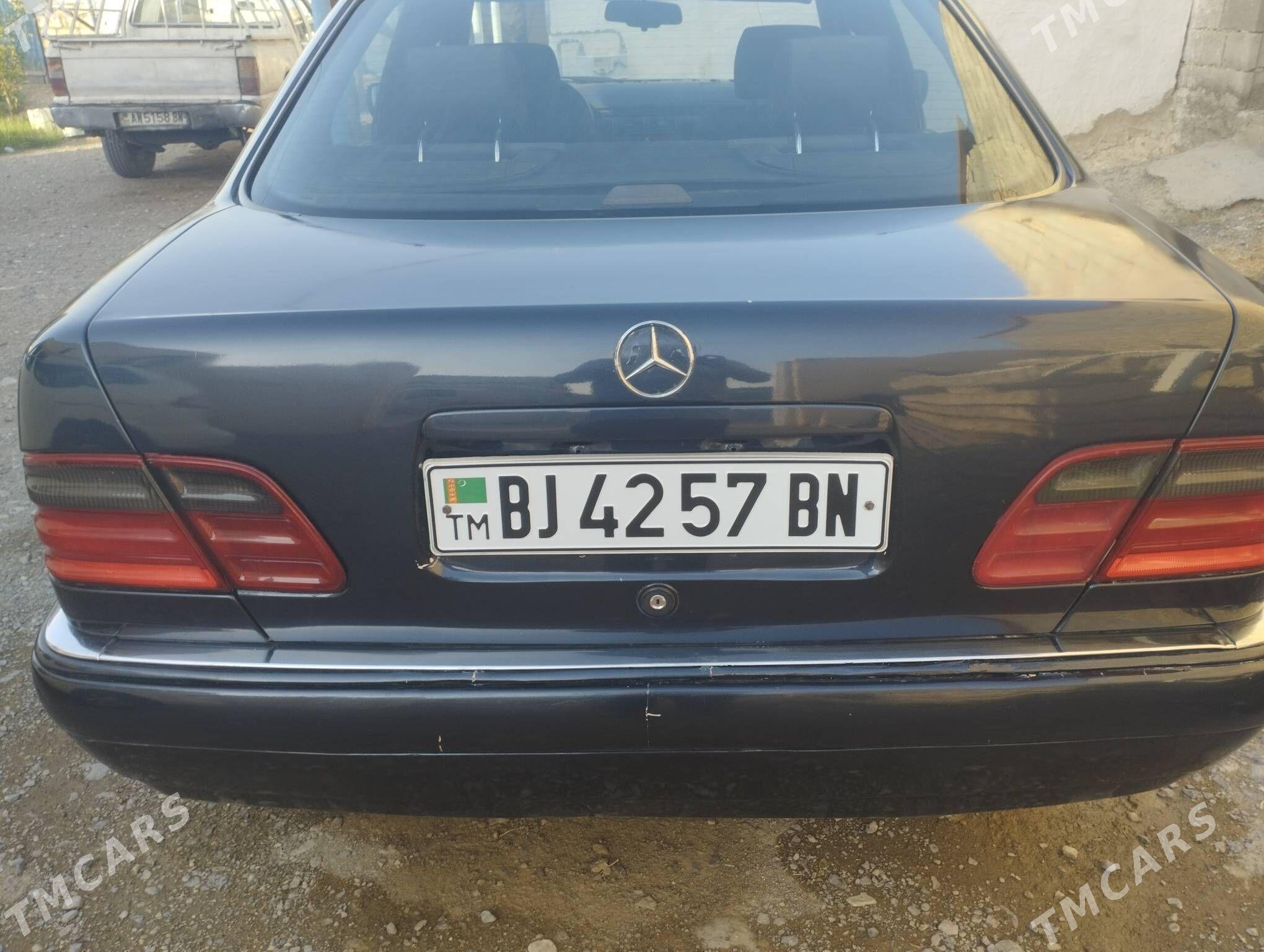Mercedes-Benz E320 1996 - 72 000 TMT - Гызыларбат - img 3