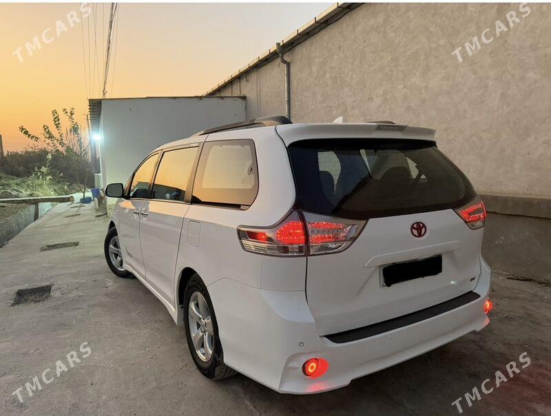 Toyota Sienna 2019 - 440 000 TMT - Köýtendag - img 2