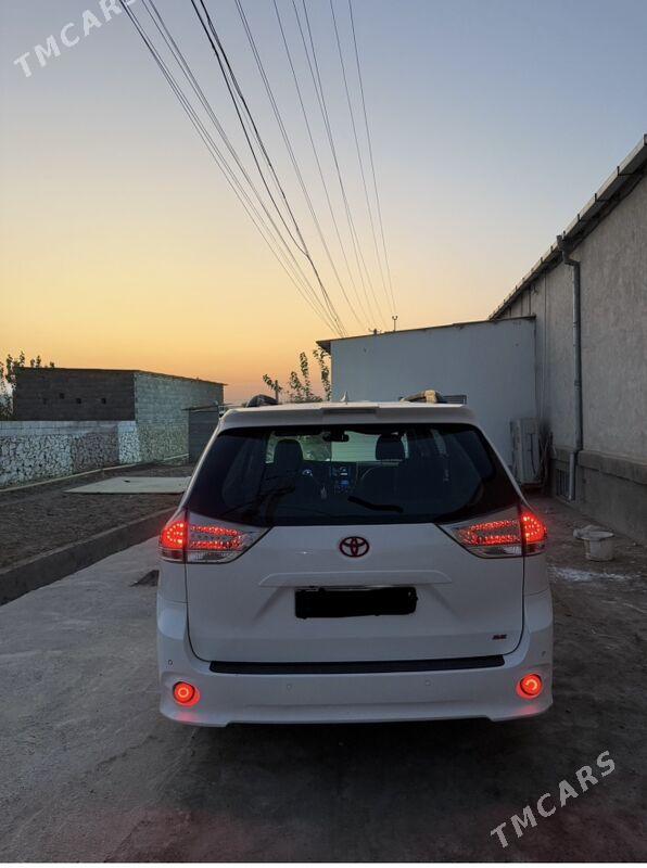 Toyota Sienna 2019 - 440 000 TMT - Köýtendag - img 3