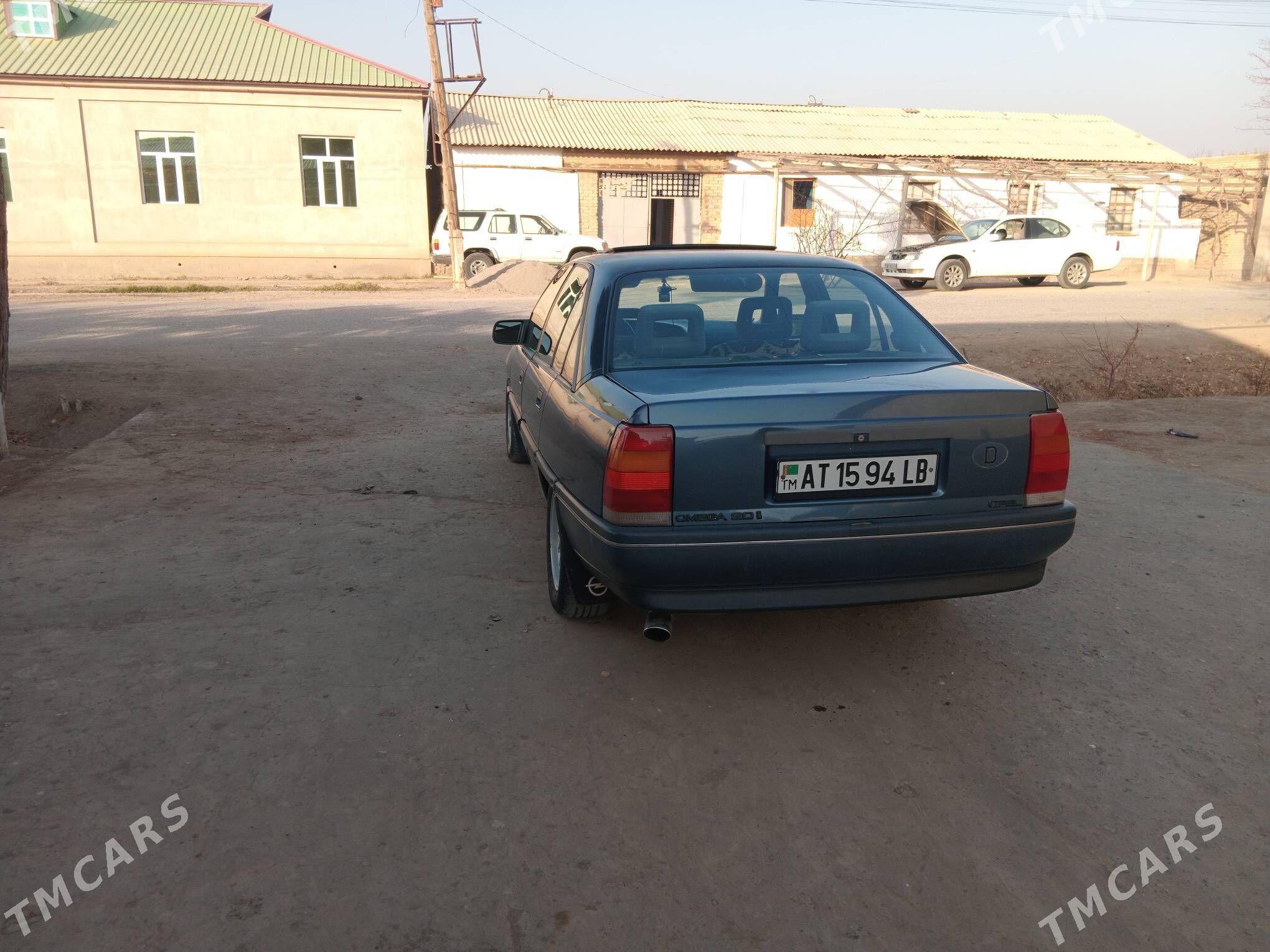 Opel Omega 1989 - 38 000 TMT - Саят - img 3