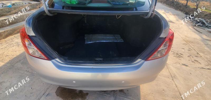 Nissan Versa 2012 - 130 000 TMT - Мары - img 4