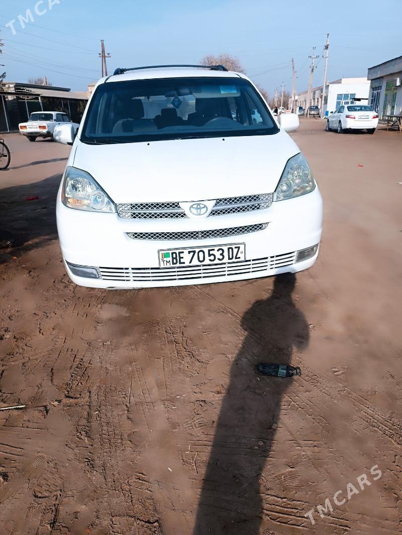 Toyota Sienna 2004 - 230 000 TMT - Акдепе - img 4