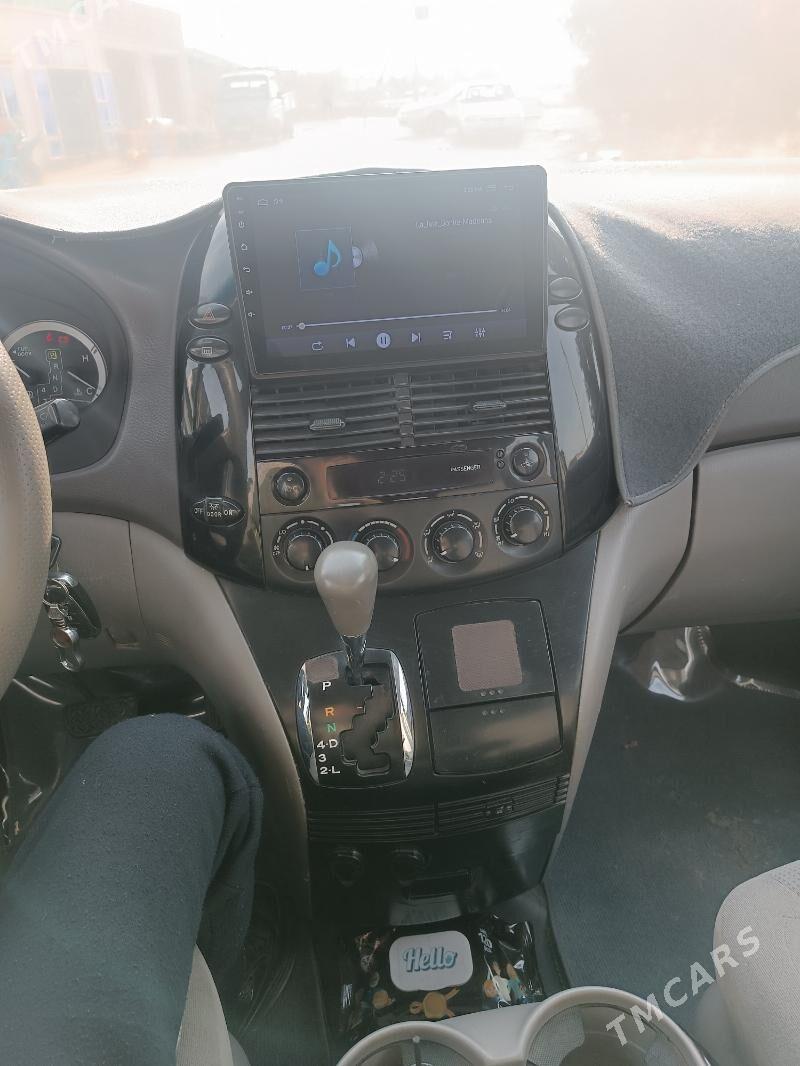 Toyota Sienna 2004 - 230 000 TMT - Акдепе - img 6