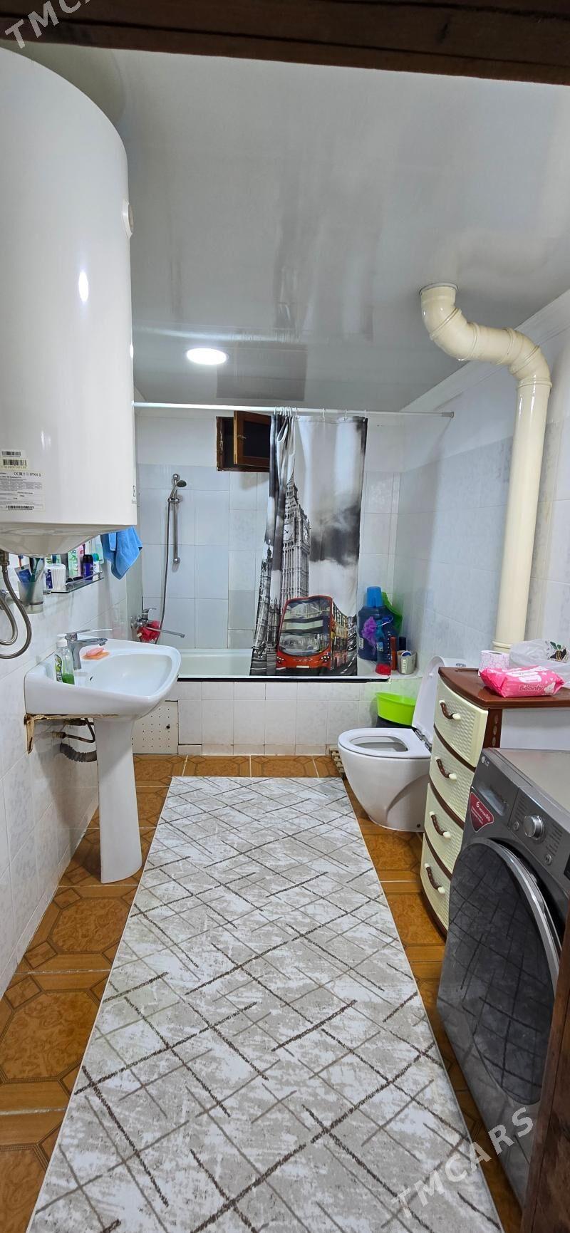 30мкр. 2 комнаты 1 этаж 54м² - 30 мкр - img 6