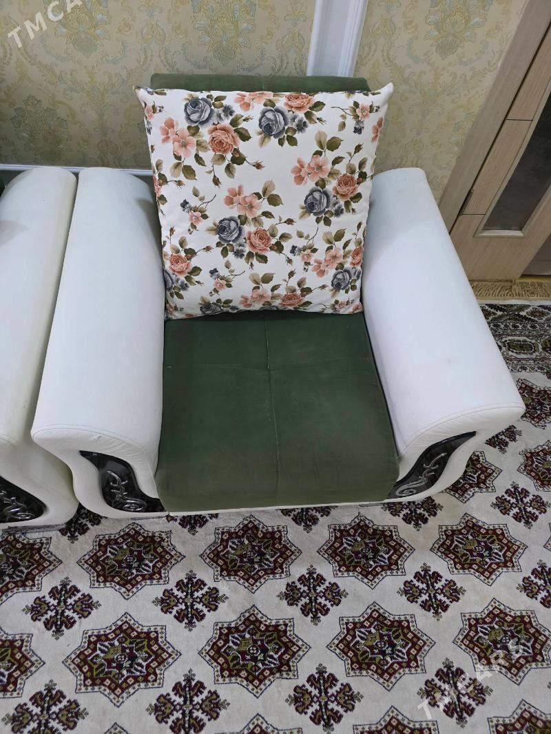 Diwan kreslo. - Гуртли - img 1