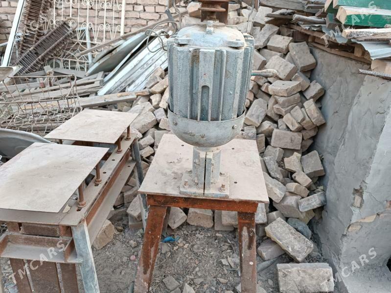 Swerlo stanok Rasiski - Чарджоу - img 4