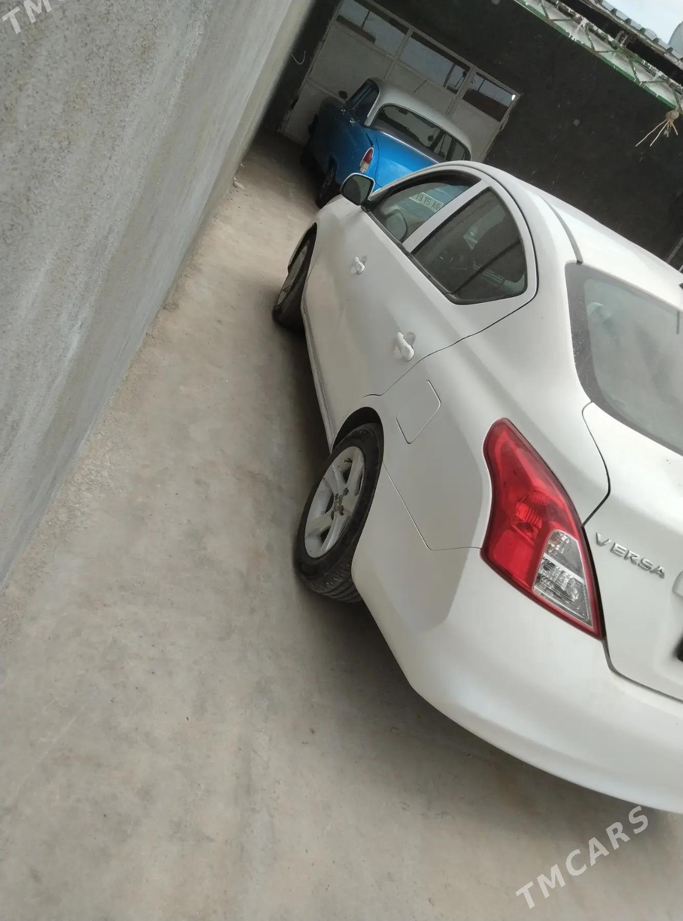 Nissan Versa 2011 - 111 000 TMT - Гёкдепе - img 3