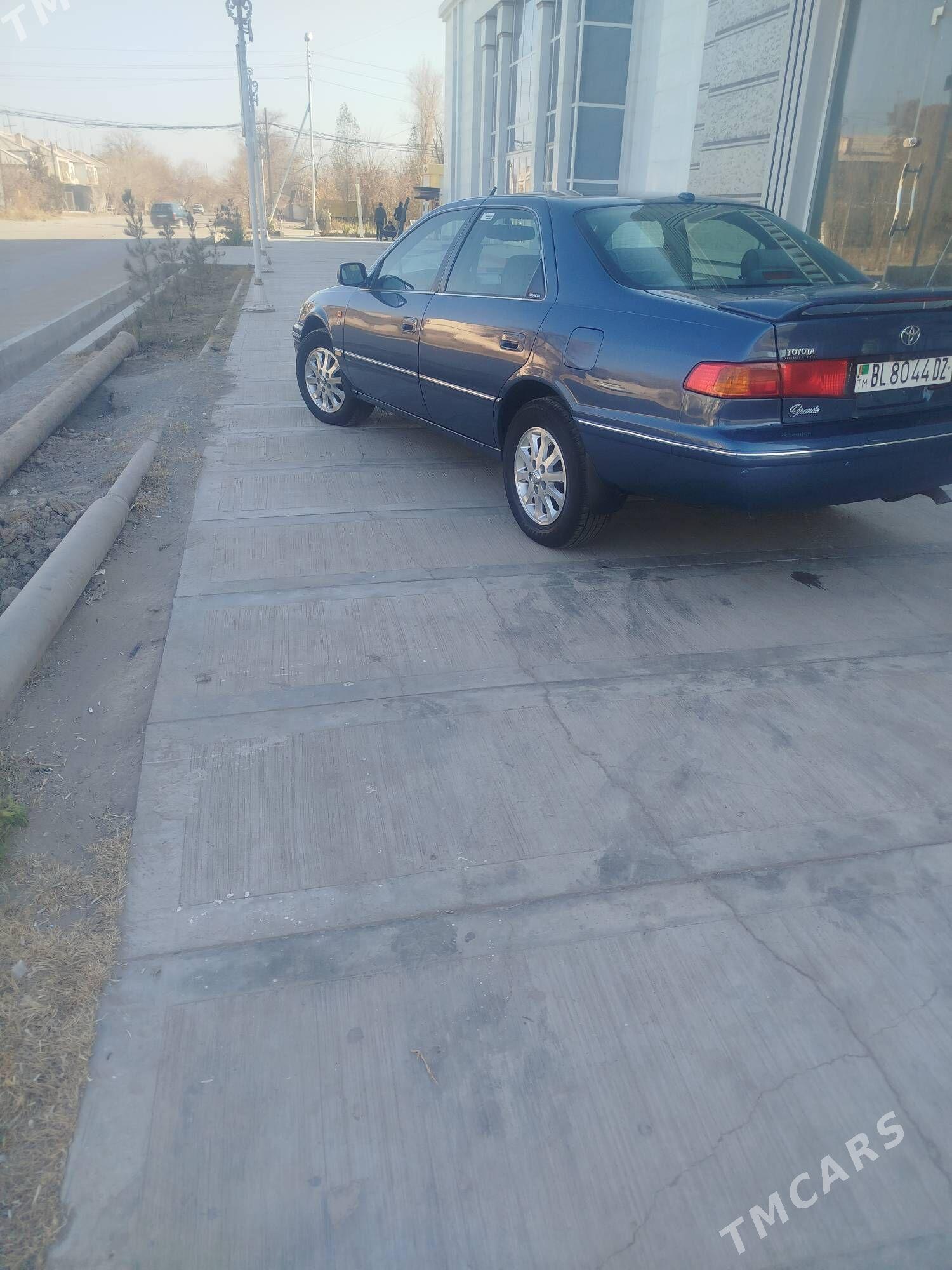 Toyota Camry 2000 - 175 000 TMT - Gurbansoltan Eje - img 2