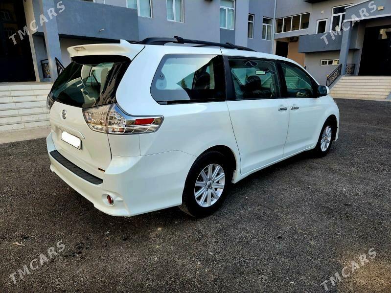 Toyota Sienna 2019 - 420 000 TMT - Байрамали - img 5