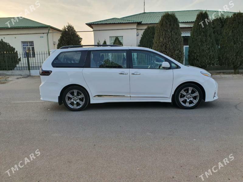 Toyota Sienna 2020 - 400 000 TMT - Дашогуз - img 4