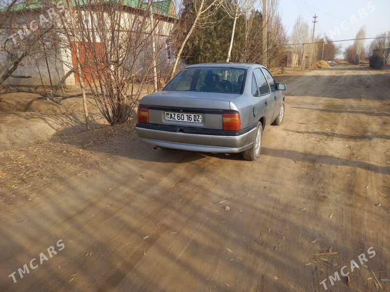 Opel Vectra 1990 - 30 000 TMT - Гурбансолтан Едже - img 3