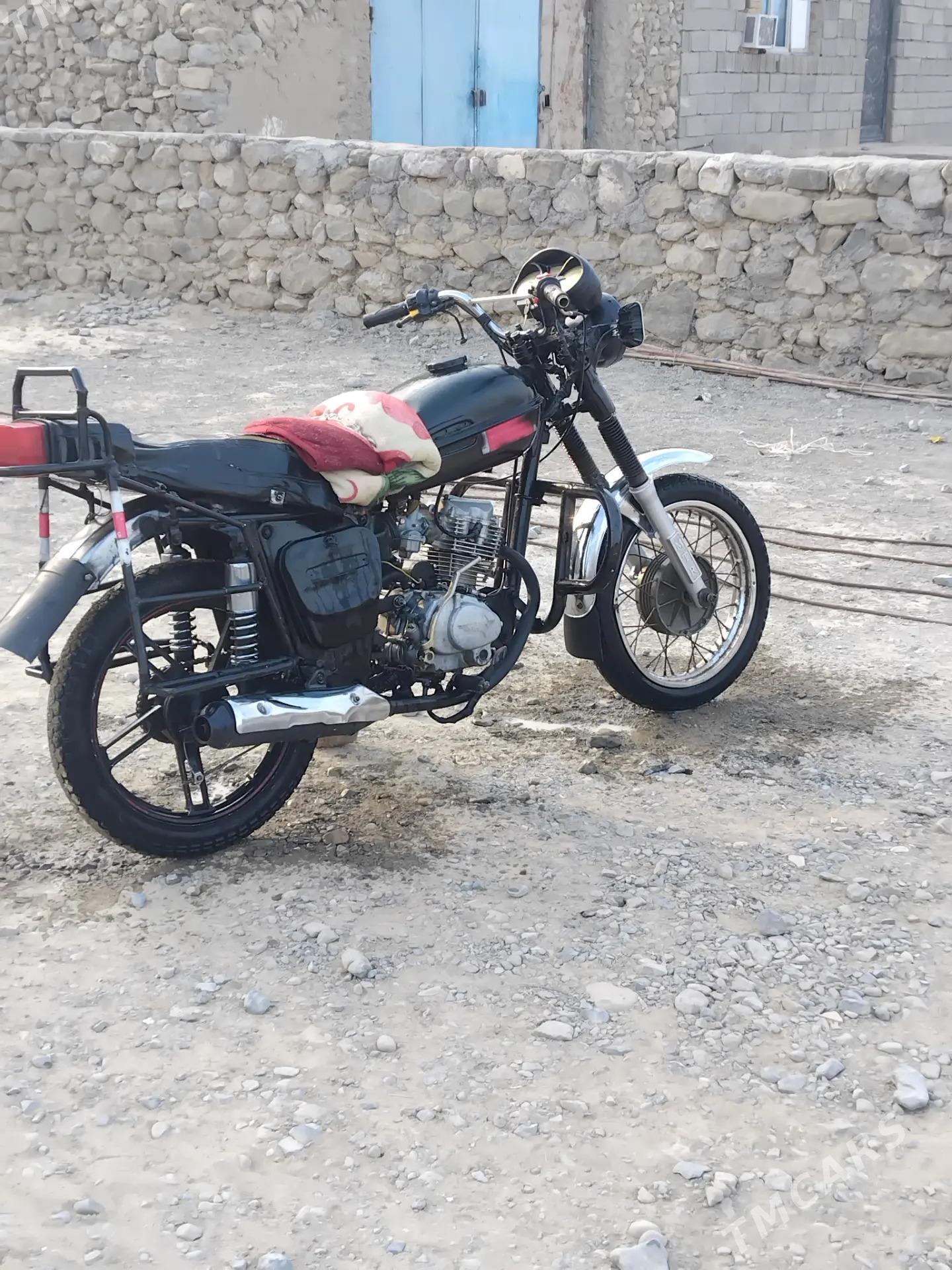 Iž Planeta 2020 - 8 000 TMT - Бахарден - img 2