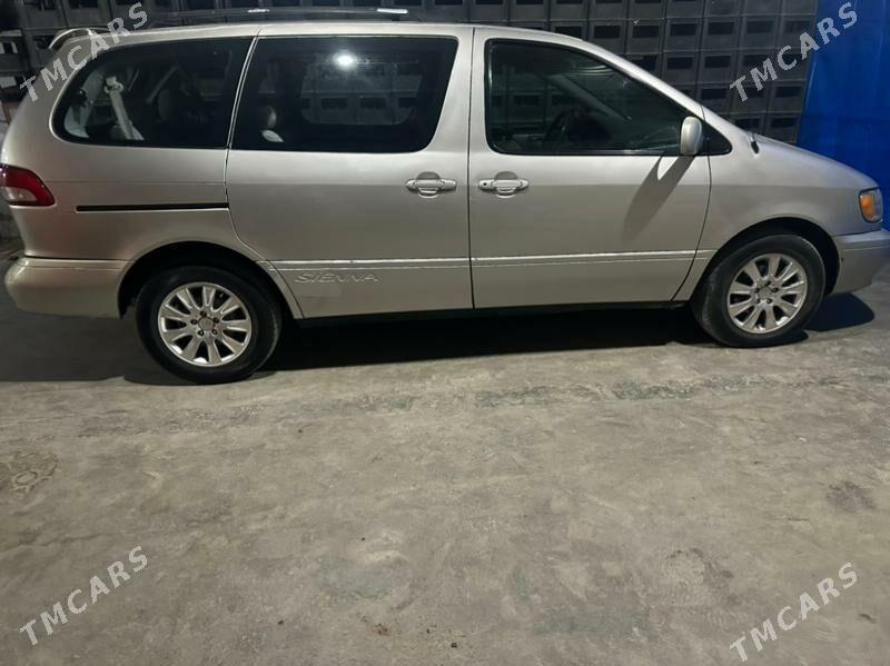 Toyota Sienna 2002 - 190 000 TMT - Aşgabat - img 2
