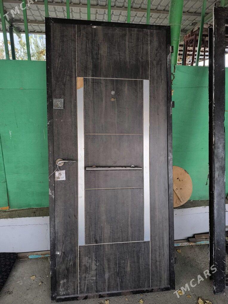 daşky gapy - Täze zaman - img 1