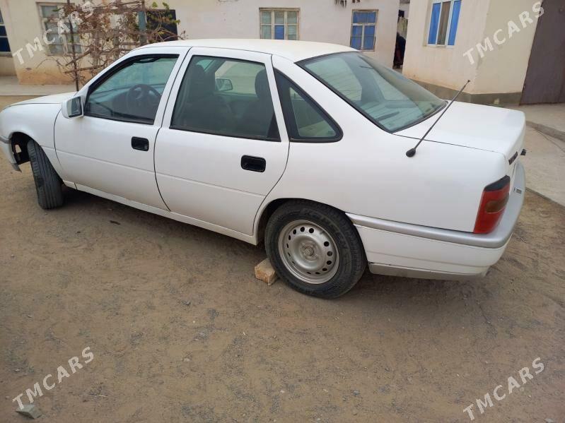 Opel Vectra 1992 - 35 000 TMT - Gumdag - img 2