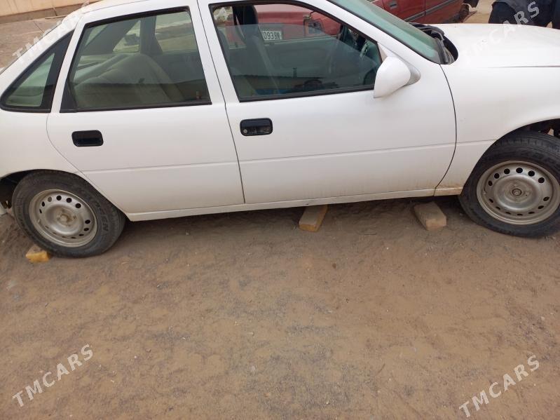 Opel Vectra 1992 - 35 000 TMT - Gumdag - img 3