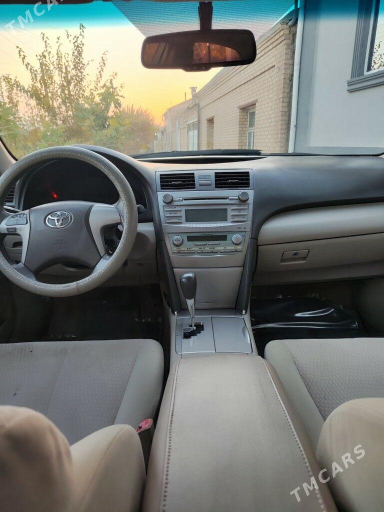 Toyota Camry 2011 - 185 000 TMT - Байрамали - img 7