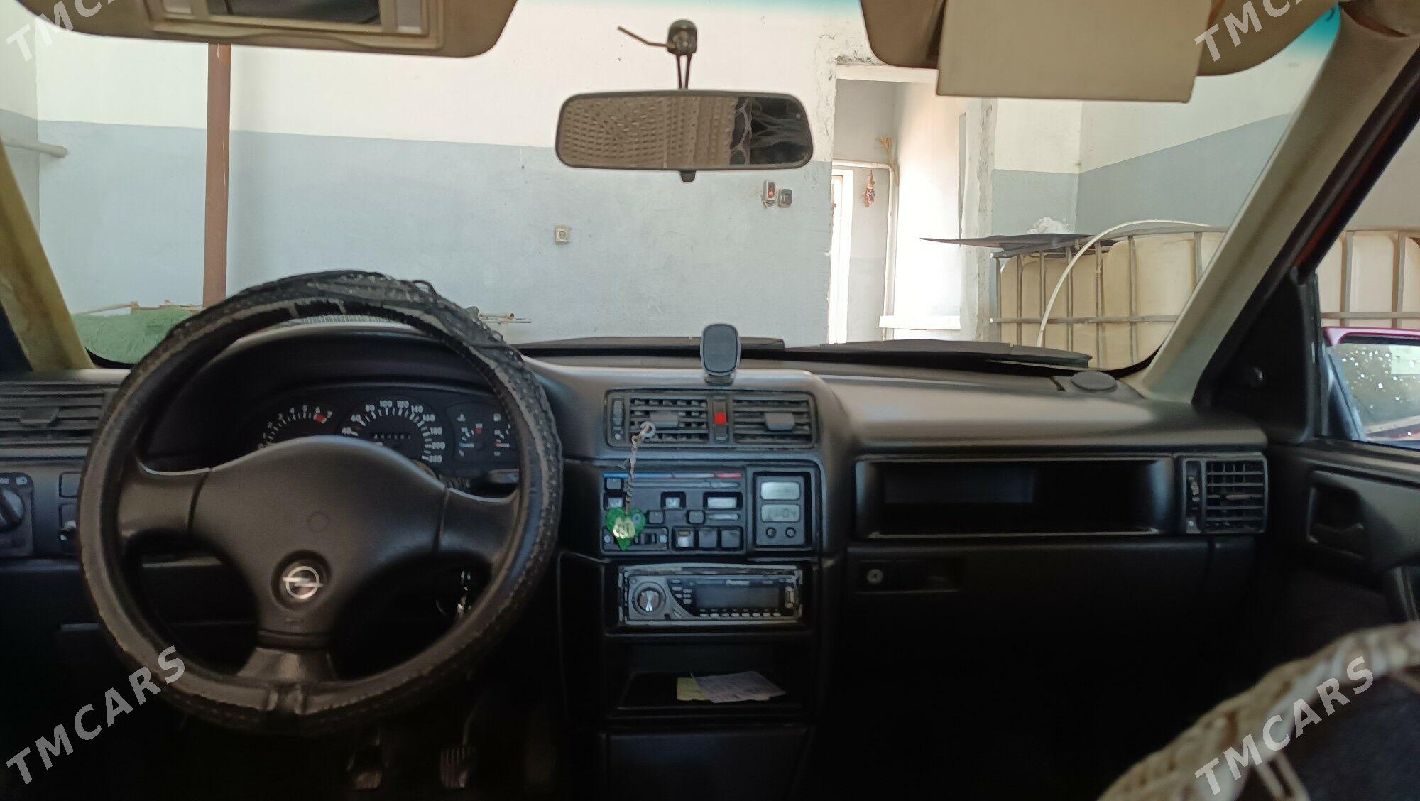 Opel Vectra 1989 - 45 000 TMT - Gubadag - img 2