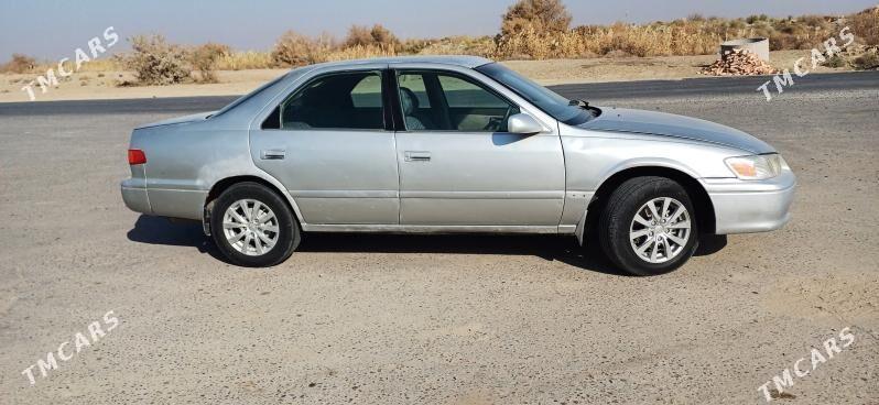 Toyota Camry 2001 - 120 000 TMT - Байрамали - img 3