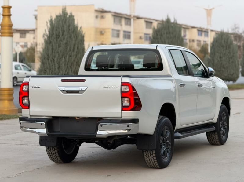 Toyota Hilux 2024 - 663 000 TMT - 11 мкр - img 4