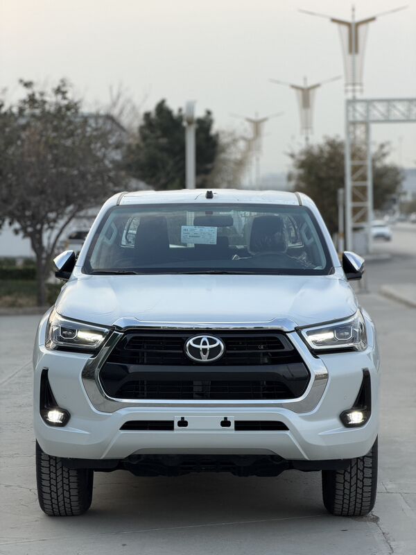 Toyota Hilux 2024 - 663 000 TMT - 11 мкр - img 2
