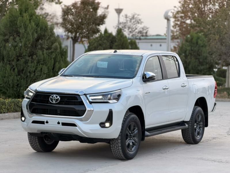 Toyota Hilux 2024 - 663 000 TMT - 11 мкр - img 3