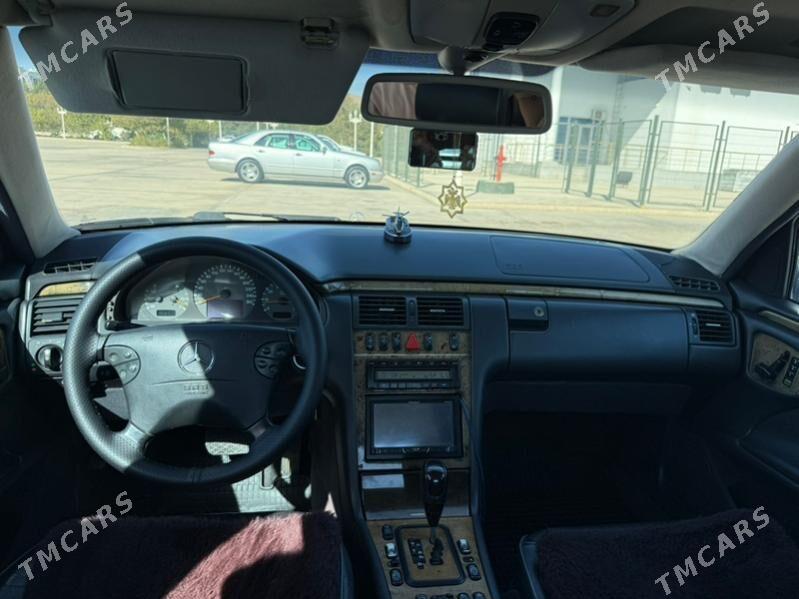 Mercedes-Benz E320 2000 - 125 000 TMT - Türkmenbaşy - img 5