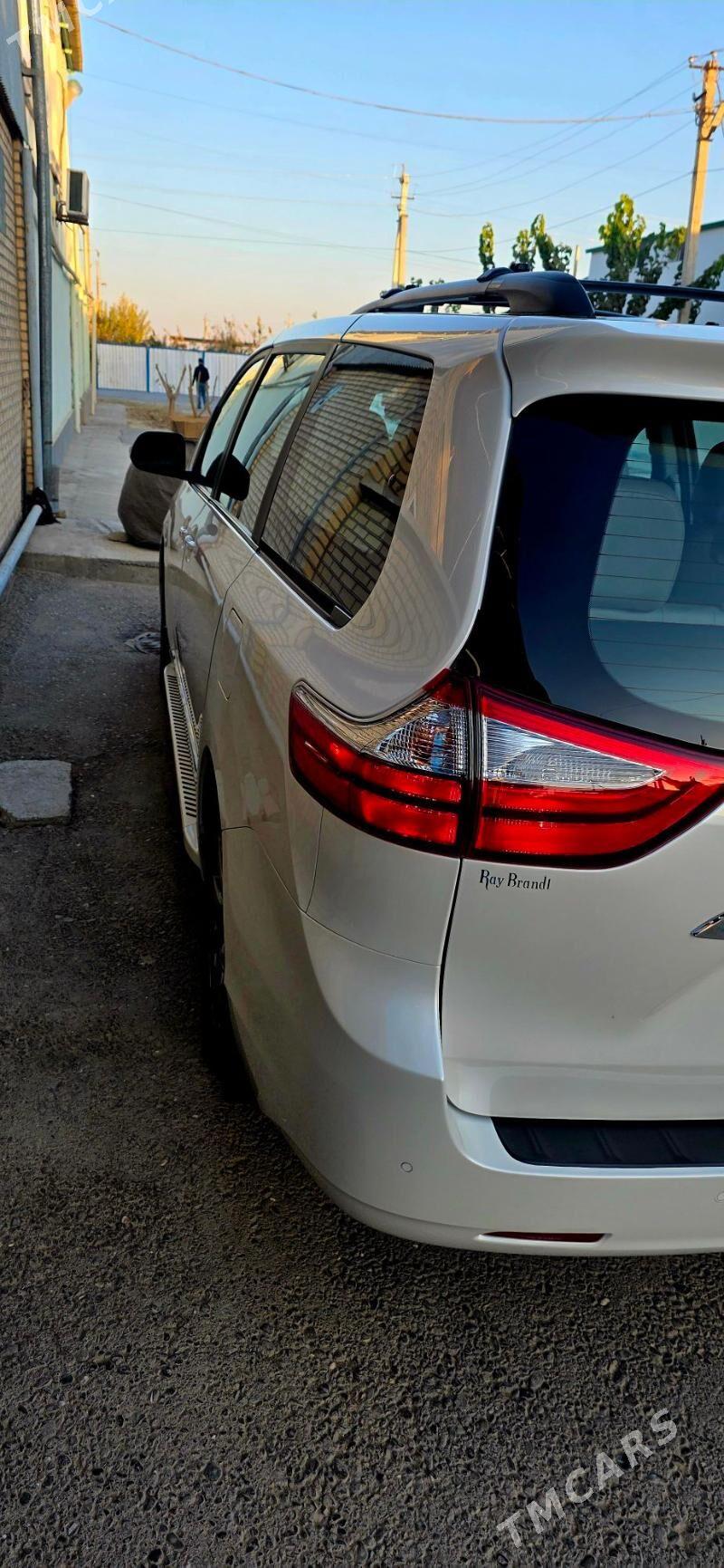 Toyota Sienna 2019 - 588 000 TMT - Бедев - img 4