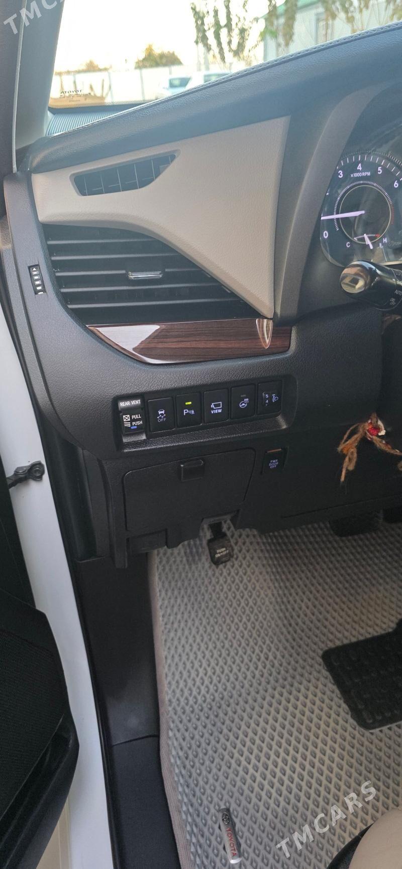 Toyota Sienna 2019 - 588 000 TMT - Бедев - img 9