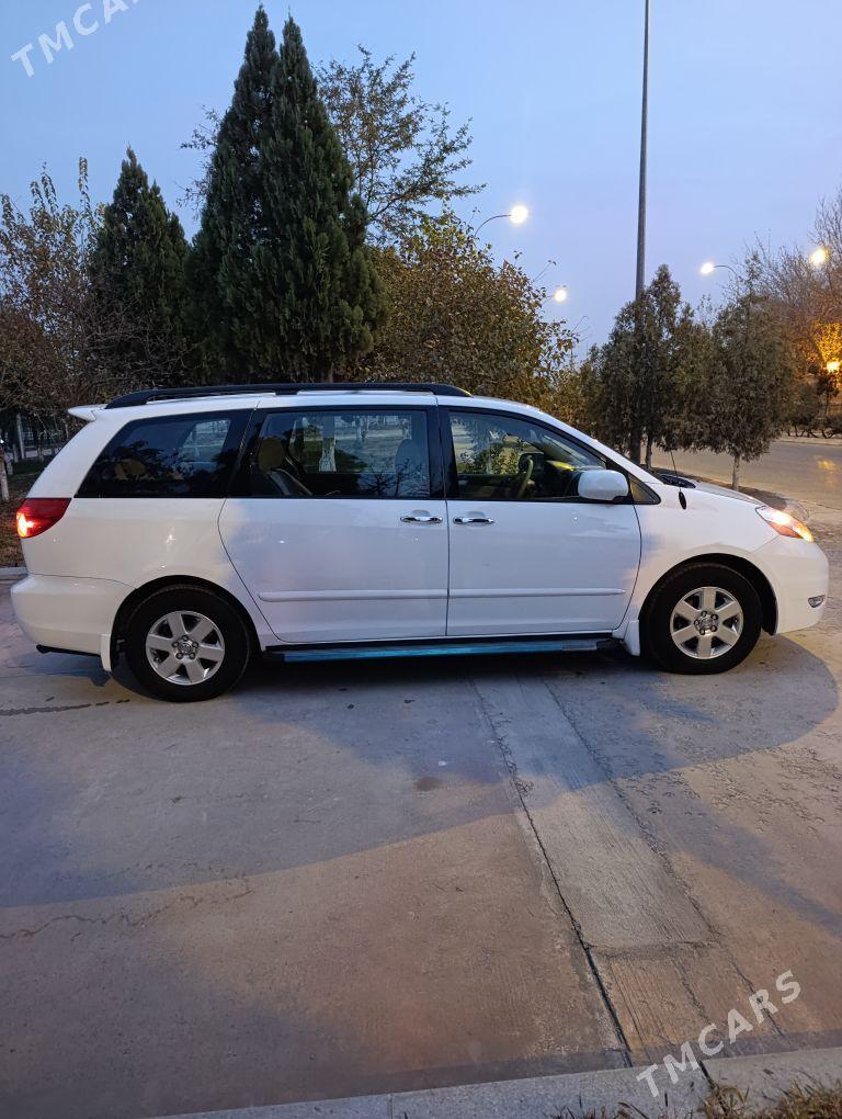 Toyota Sienna 2009 - 270 000 TMT - Бузмеин - img 7