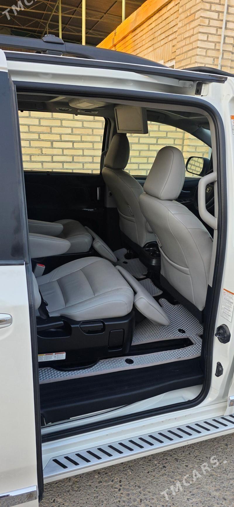 Toyota Sienna 2019 - 588 000 TMT - Бедев - img 6